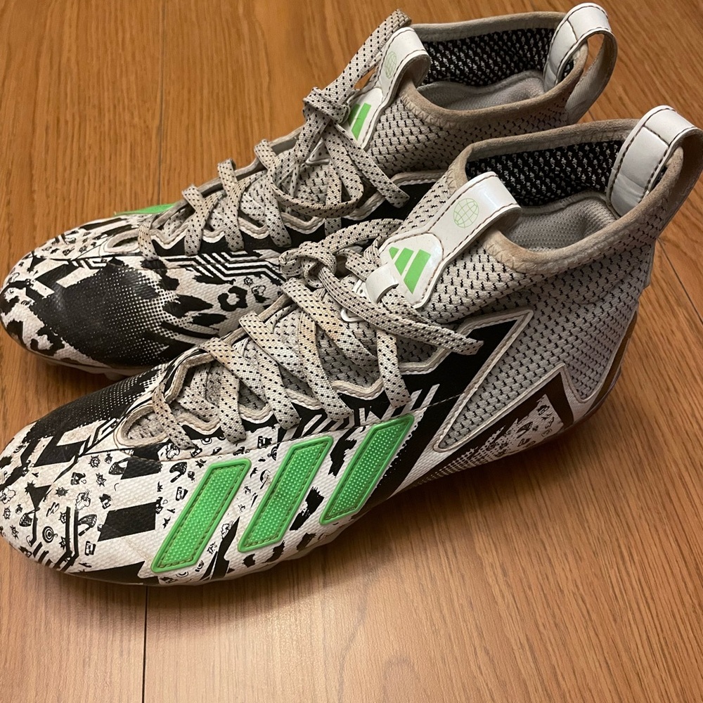 Adidas Freak 23 Football Cleats - US Size 9
Purple / Neon Green